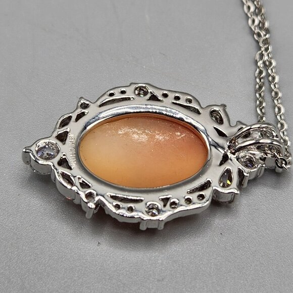 Jaqueline Kennedy X Camrose and Cross Cameo & Crystal Pendant Necklace JBK w Box - Picture 9 of 15